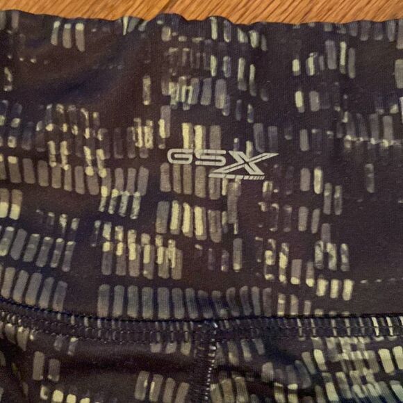 Gander Mountain size, medium leggings, black, and green - Picture 7 of 7